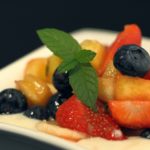 Fruitsalade met zoete yoghurt